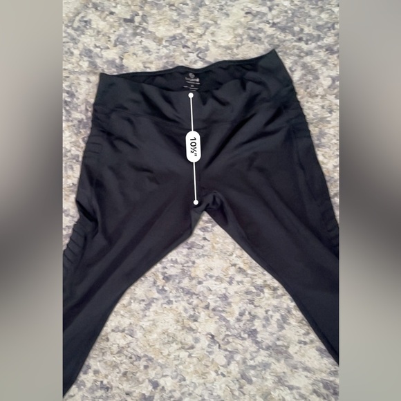 Leg End black three-quarter length workout pants with back zip pocket size 3X - Picture 3 of 9